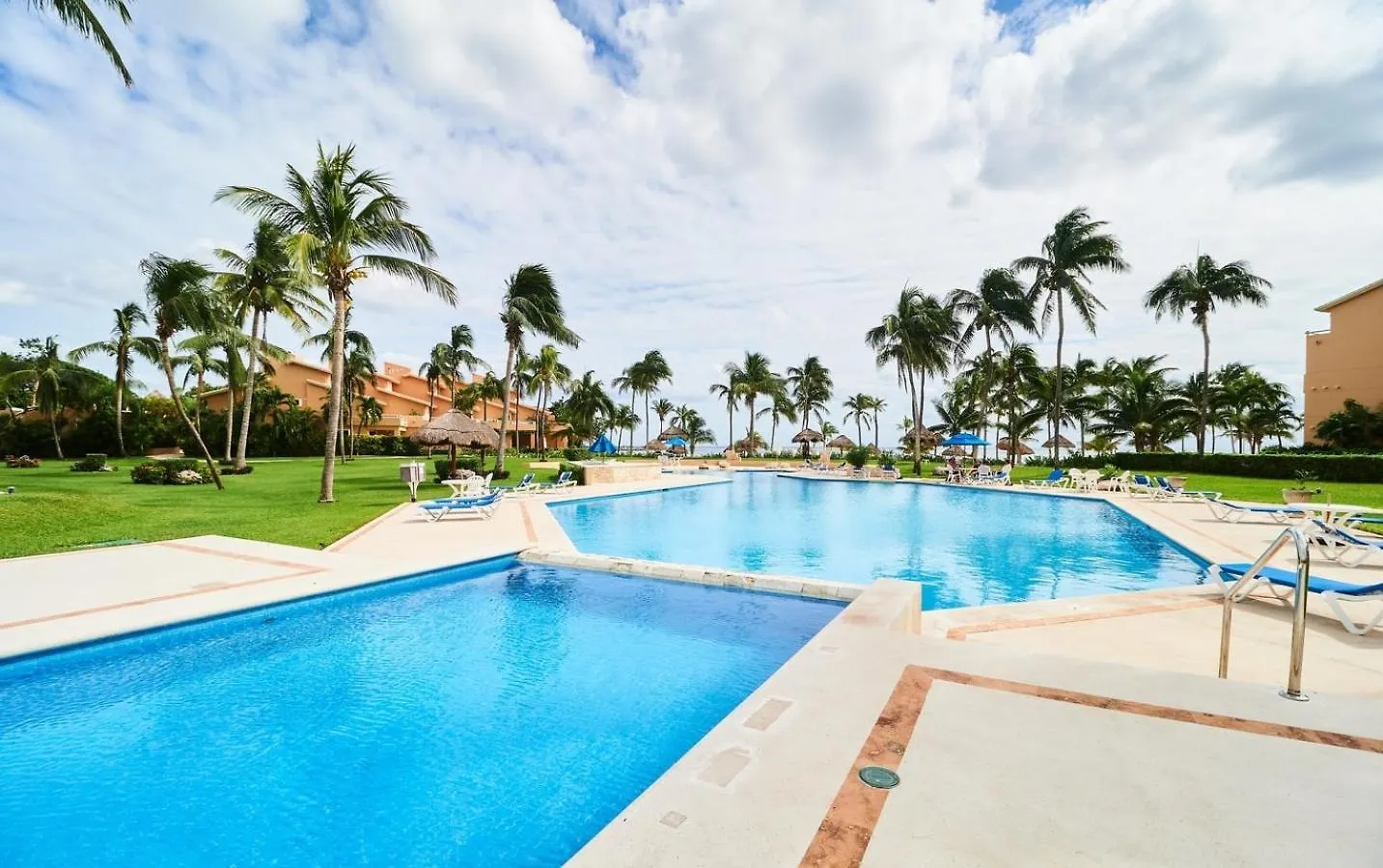 Beachfront Appt With Amazing Pool In Pto Aventuras Apartment Puerto Aventuras
